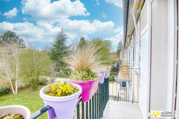 Versailles Ermitage Appartement duplex 4 pièces 105 m² au sol situé au 2ème et dernier étage avec cave, box et jardin collectif 640 000 € **  - Référence  28277