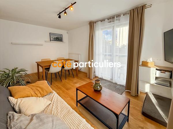 Vente
                Appartement63 m² - 3 Pièces -
                    GRISY SUISNES (77166)
