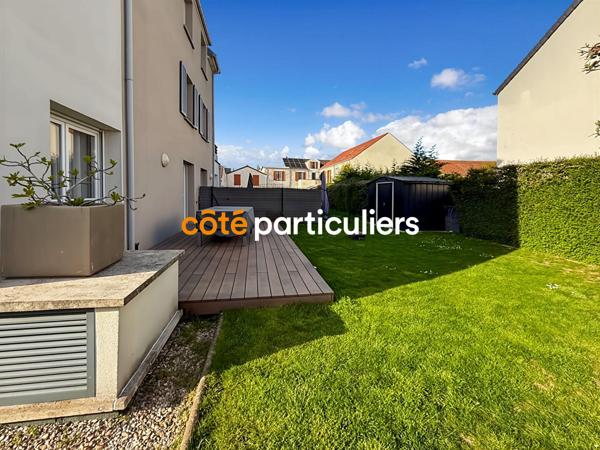 Vente
                Appartement63 m² - 3 Pièces -
                    GRISY SUISNES (77166)