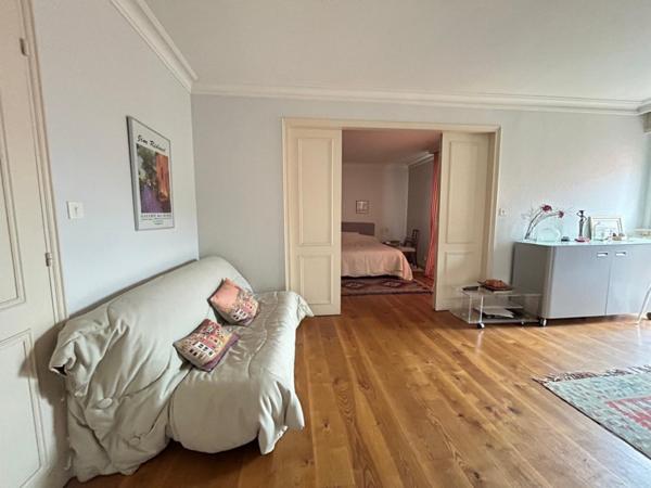 Toulouse centre,4iem étage, T2 de 68m2 lumineux en hyper centre. !