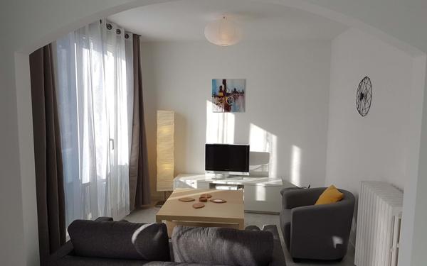 Appartement à vendre    4 pièces • 76,65 m2 Marseille 9