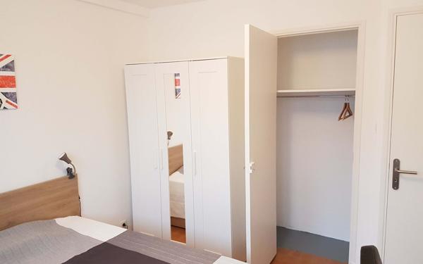 Appartement à vendre    4 pièces • 76,65 m2 Marseille 9