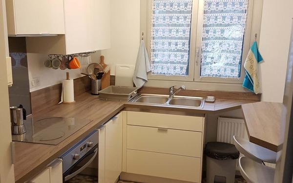 Appartement à vendre    4 pièces • 76,65 m2 Marseille 9