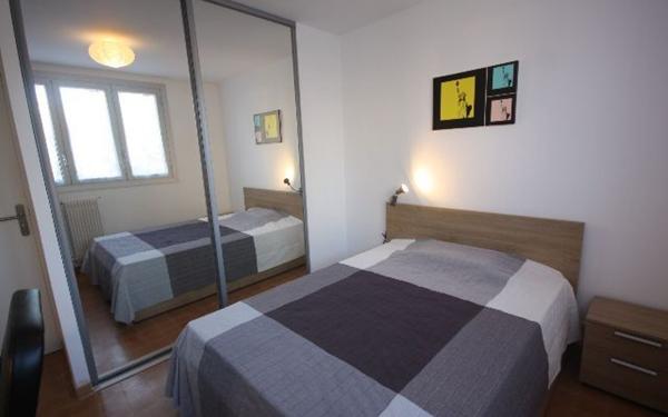 Appartement à vendre    4 pièces • 76,65 m2 Marseille 9