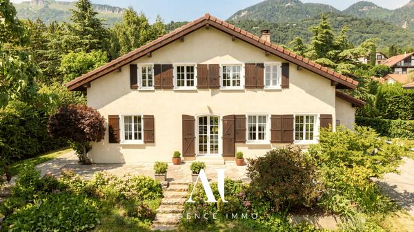 Maison Bourgeoise Individuelle T7 avec sous-sol intérement rénovée 01170 Gex