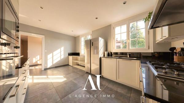 Maison Bourgeoise Individuelle T7 avec sous-sol intérement rénovée 01170 Gex