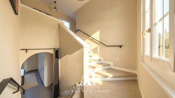Maison Bourgeoise Individuelle T7 avec sous-sol intérement rénovée 01170 Gex