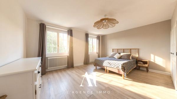 Maison Bourgeoise Individuelle T7 avec sous-sol intérement rénovée 01170 Gex