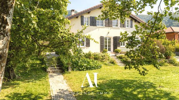 Maison Bourgeoise Individuelle T7 avec sous-sol intérement rénovée 01170 Gex
