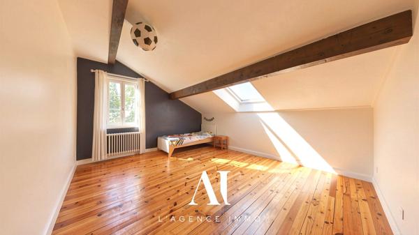 Maison Bourgeoise Individuelle T7 avec sous-sol intérement rénovée 01170 Gex