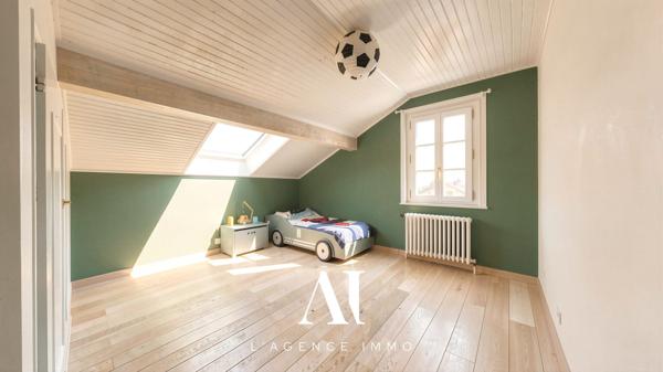Maison Bourgeoise Individuelle T7 avec sous-sol intérement rénovée 01170 Gex