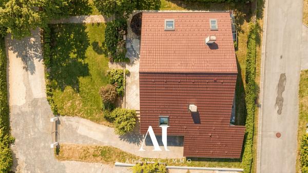 Maison Bourgeoise Individuelle T7 avec sous-sol intérement rénovée 01170 Gex