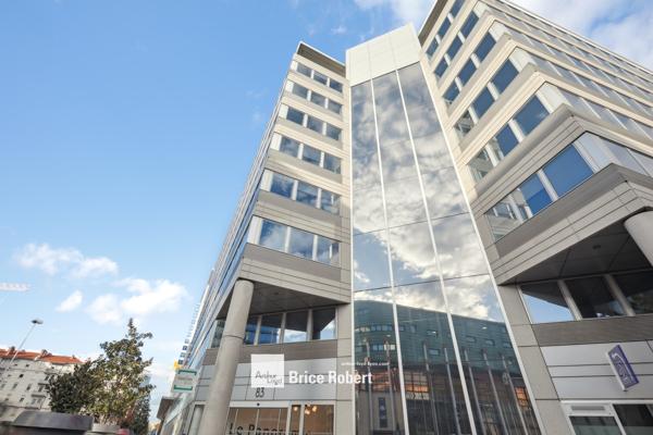 Location bureaux rénovés Lyon 3ème Part-Dieu proche transports et services