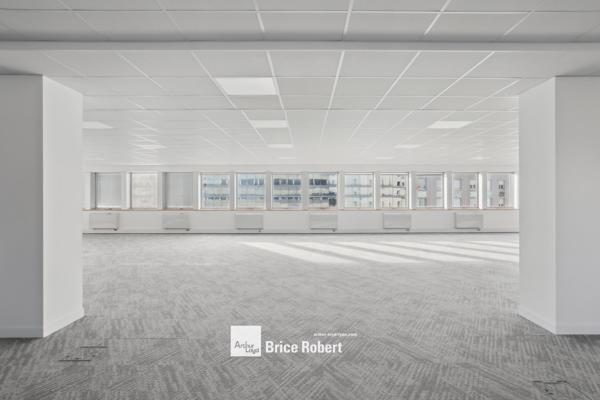 Location bureaux rénovés Lyon 3ème Part-Dieu proche transports et services
