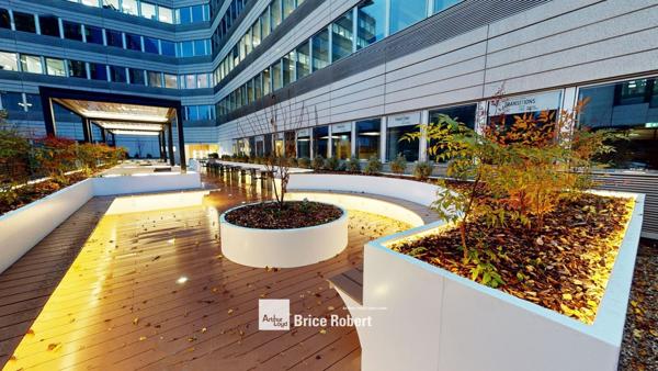 Location bureaux rénovés Lyon 3ème Part-Dieu proche transports et services