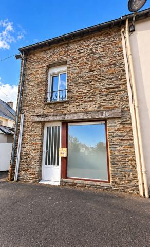 MAISON EN PIERRE ? C?UR DU BOURG ? BEAU POTENTIEL