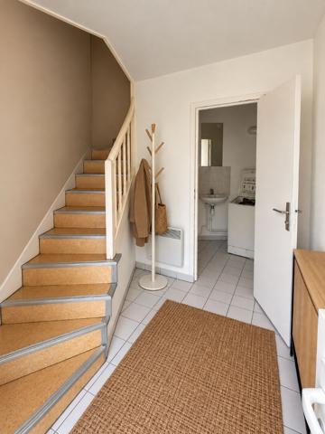 MAISON EN PIERRE ? C?UR DU BOURG ? BEAU POTENTIEL