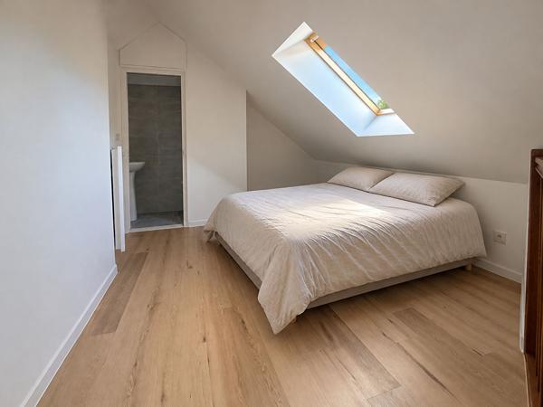 MAISON EN PIERRE ? C?UR DU BOURG ? BEAU POTENTIEL