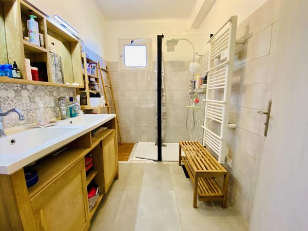 La Seyne-sur-Mer (83500) RARE À LA VENTE T5 avec toit-terrasse de 150m2