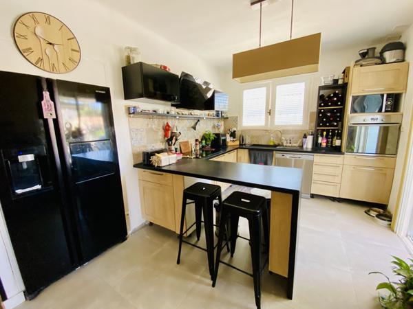 La Seyne-sur-Mer (83500) RARE À LA VENTE T5 avec toit-terrasse de 150m2