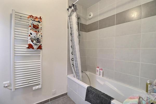 Appartement 4P 80,22 m² avec terrasse et garage double à LE CHAMP-PRES-FROGES (38190)