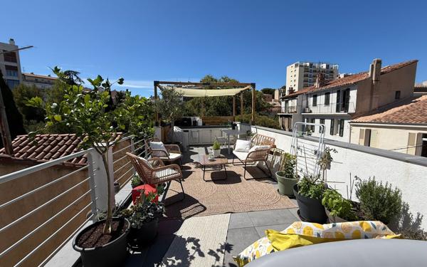 Appartement à vendre    2 pièces • 51 m2 Marseille 6