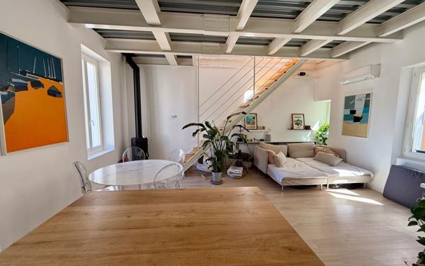 Appartement à vendre    2 pièces • 51 m2 Marseille 6