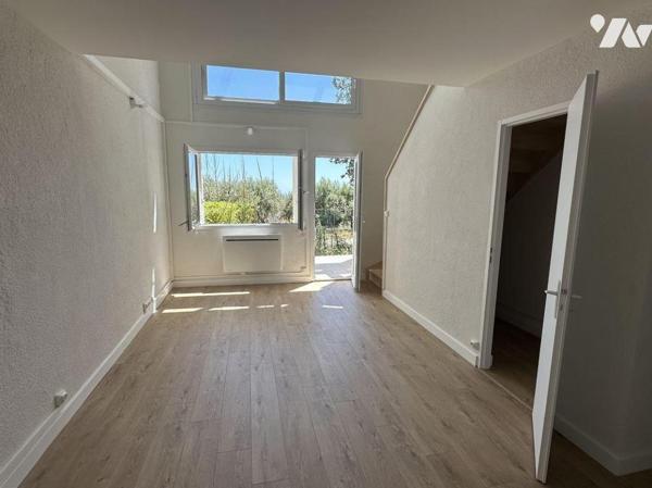 A VENDRE - TOULON (VAR) QUARTIER FARON - MAISON MITOYENNE T2 bis DE 53.35 M2 + GARAGE - VUE MER...