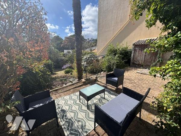 Ensemble immobilier composé de 6 chambres d'étudiants