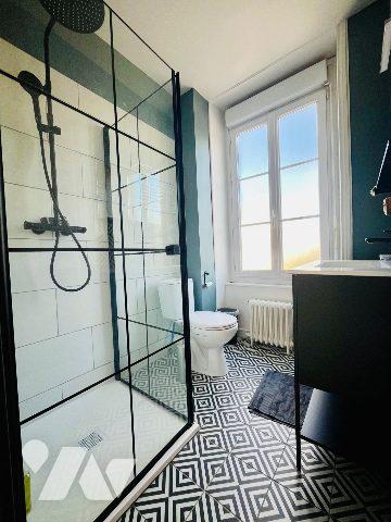 Ensemble immobilier composé de 6 chambres d'étudiants