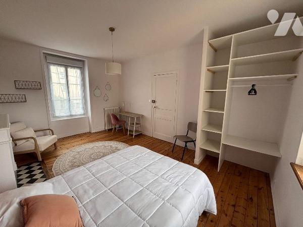 Ensemble immobilier composé de 6 chambres d'étudiants