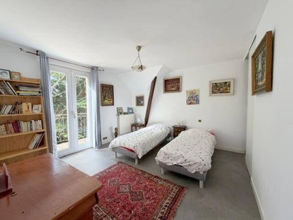 Maison 7 pièce(s) 5 chambre(s) 216 m²