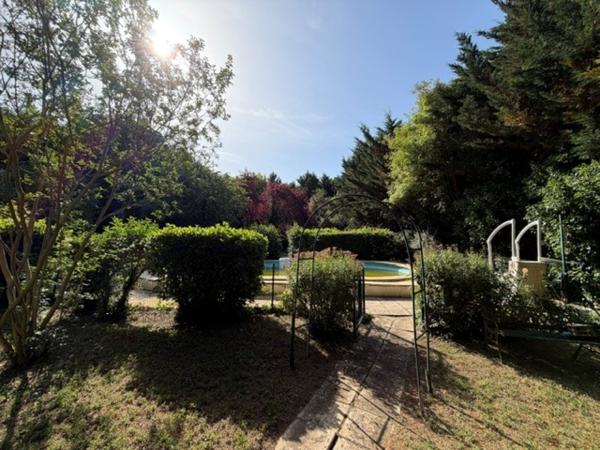 Maison 7 pièce(s) 5 chambre(s) 216 m²