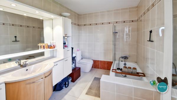 Maison à Mennecy 8 pièce(s) 167.44 m2