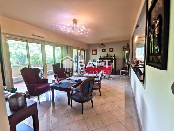 Appartement T4 très bien situé à Melun avec de beaux volumes