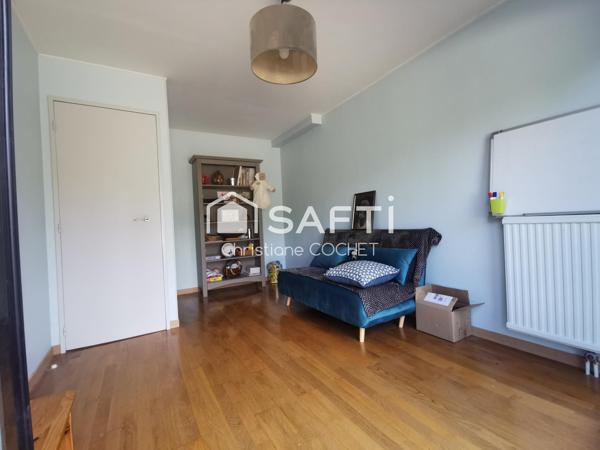 Appartement T4 très bien situé à Melun avec de beaux volumes