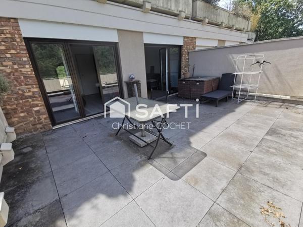 Appartement T4 très bien situé à Melun avec de beaux volumes