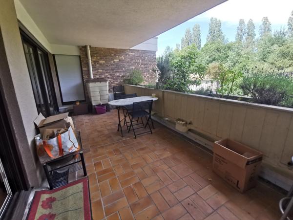 Appartement T4 très bien situé à Melun avec de beaux volumes