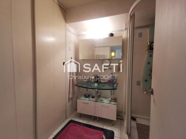 Appartement T4 très bien situé à Melun avec de beaux volumes