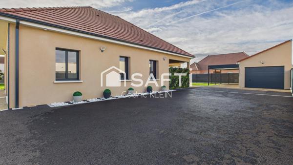 Pavillon récent et moderne avec jardin aménagé