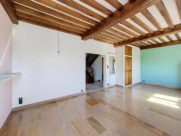 Maison lumineuse avec jardin, terrasse et garage