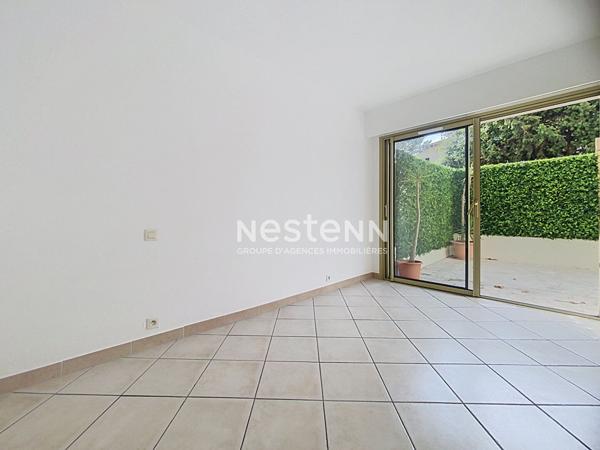 REZ-DE-CHAUSSEE - 2P RENOVE - 49m2 - LE CANNET - SUD - JARDIN 25m2 - CAVE -
