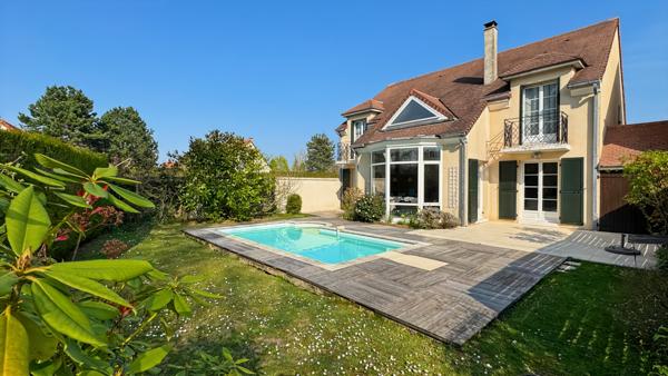 Saint-Nom-la-Bretèche (78860) MAISON FAMILIALE CONTEMPORAINE DE 180M2 PROCHE ECOLES ET TRANSPORTS - FEUCHEROLLES