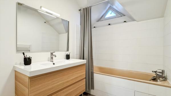 Saint-Nom-la-Bretèche (78860) MAISON FAMILIALE CONTEMPORAINE DE 180M2 PROCHE ECOLES ET TRANSPORTS - FEUCHEROLLES