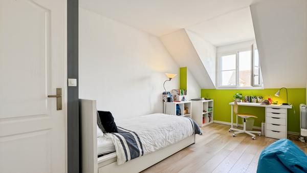 Saint-Nom-la-Bretèche (78860) MAISON FAMILIALE CONTEMPORAINE DE 180M2 PROCHE ECOLES ET TRANSPORTS - FEUCHEROLLES