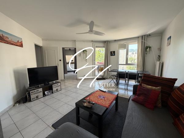 FONTAINE appartement T4 avec grand balcon en trés bon état
