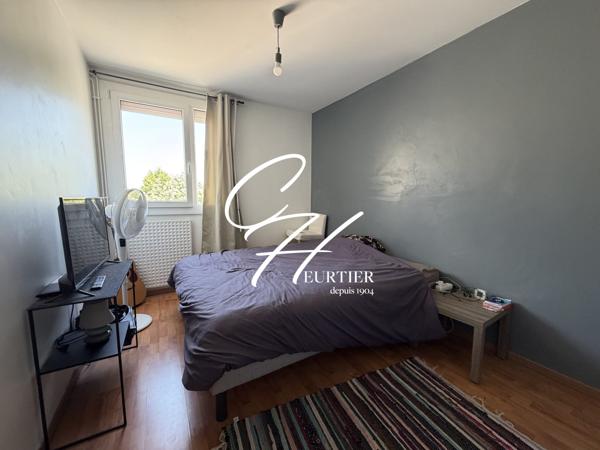 FONTAINE appartement T4 avec grand balcon en trés bon état