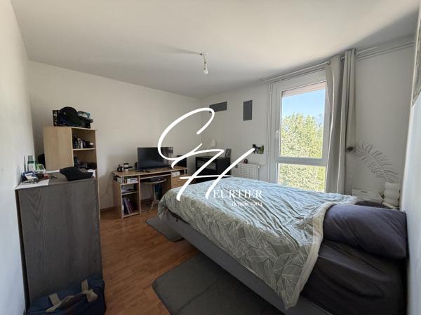 FONTAINE appartement T4 avec grand balcon en trés bon état