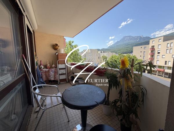 FONTAINE appartement T4 avec grand balcon en trés bon état