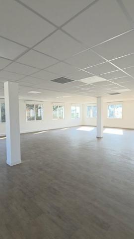 Bureaux à louer au Pontet, plateau refait à neuf, modulable, emplacement attractif, parking